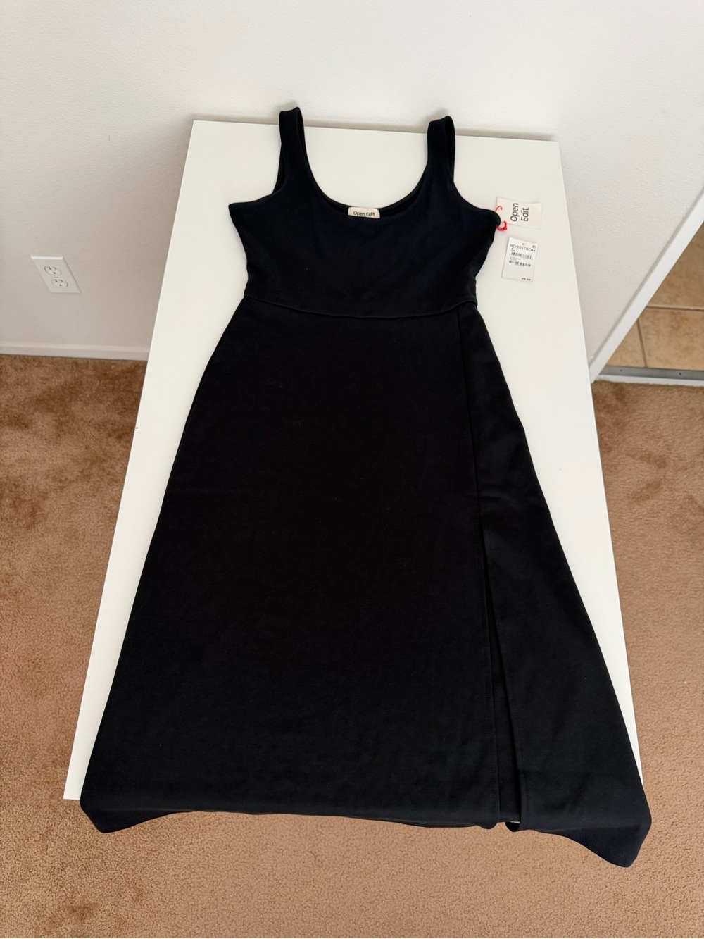 Sleeveless Black Midi Dress with Scoop Neck